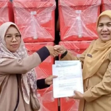 WEBSITE (47) KKP salurkan 108 kotak pendingin pemulihan usaha perikanan pascabencana